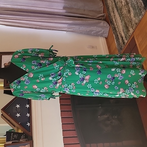 Jessica Howard Green Flower Dress with belt - Picture 1 of 6